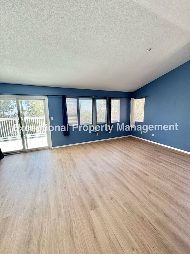 Building Photo - 14855 Hedge Row Ct