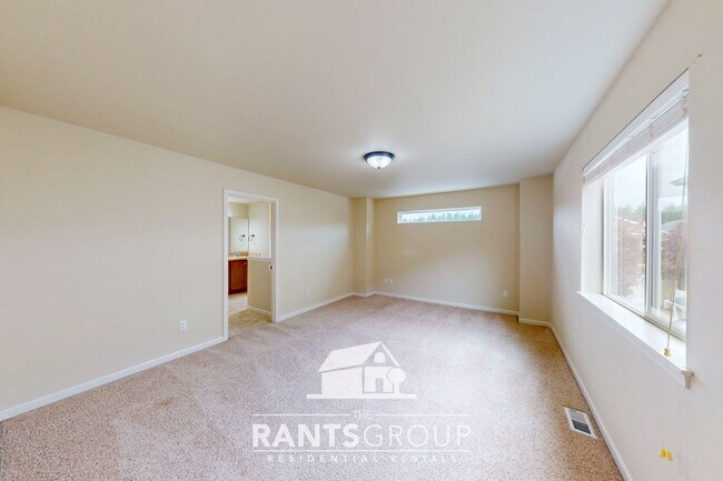 Building Photo - Spacious 3-Bedroom Home in Lacey's North T...
