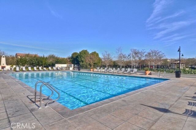 Building Photo - 88 Stepping Stone