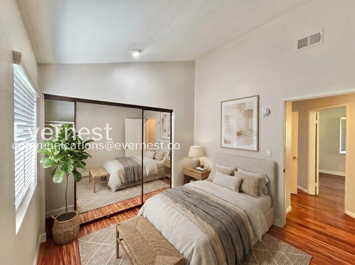 Building Photo - 4455 Rockland Pl