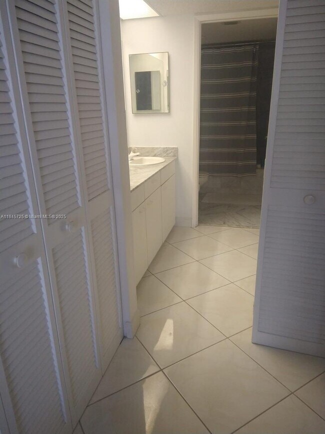 Building Photo - 9341 Collins Ave