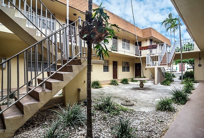 Primary Photo - The Alexander Apartments