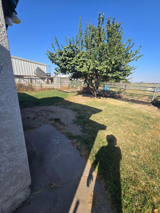 Building Photo - Turlock!