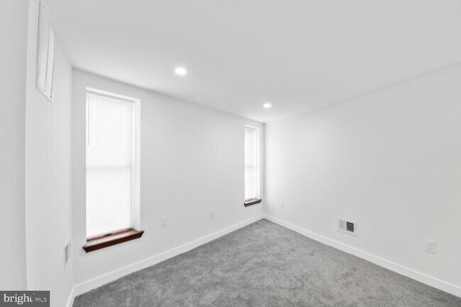 Building Photo - 530 Laurens St