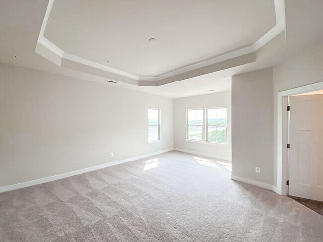 Building Photo - Immaculate & Stunning 3 Bedroom 2.5 Bathro...