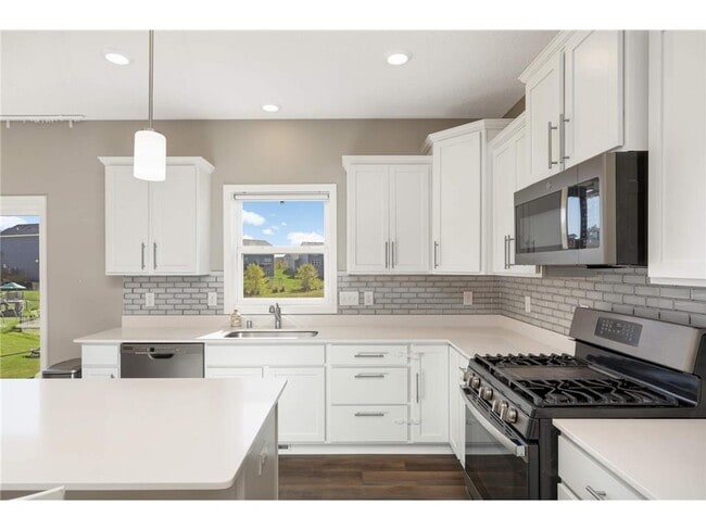 Building Photo - 17545 57th St NE