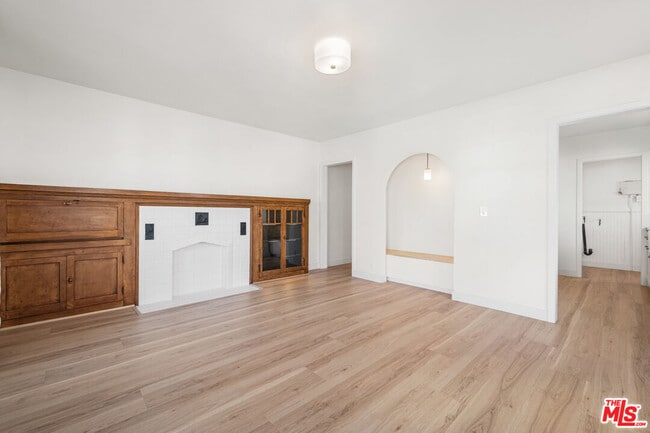 Building Photo - 614 Romulo St