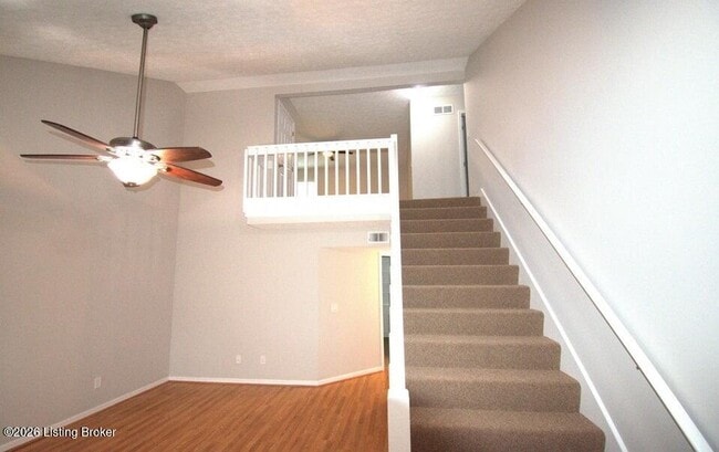 Building Photo - 10407 Pinoak View Dr