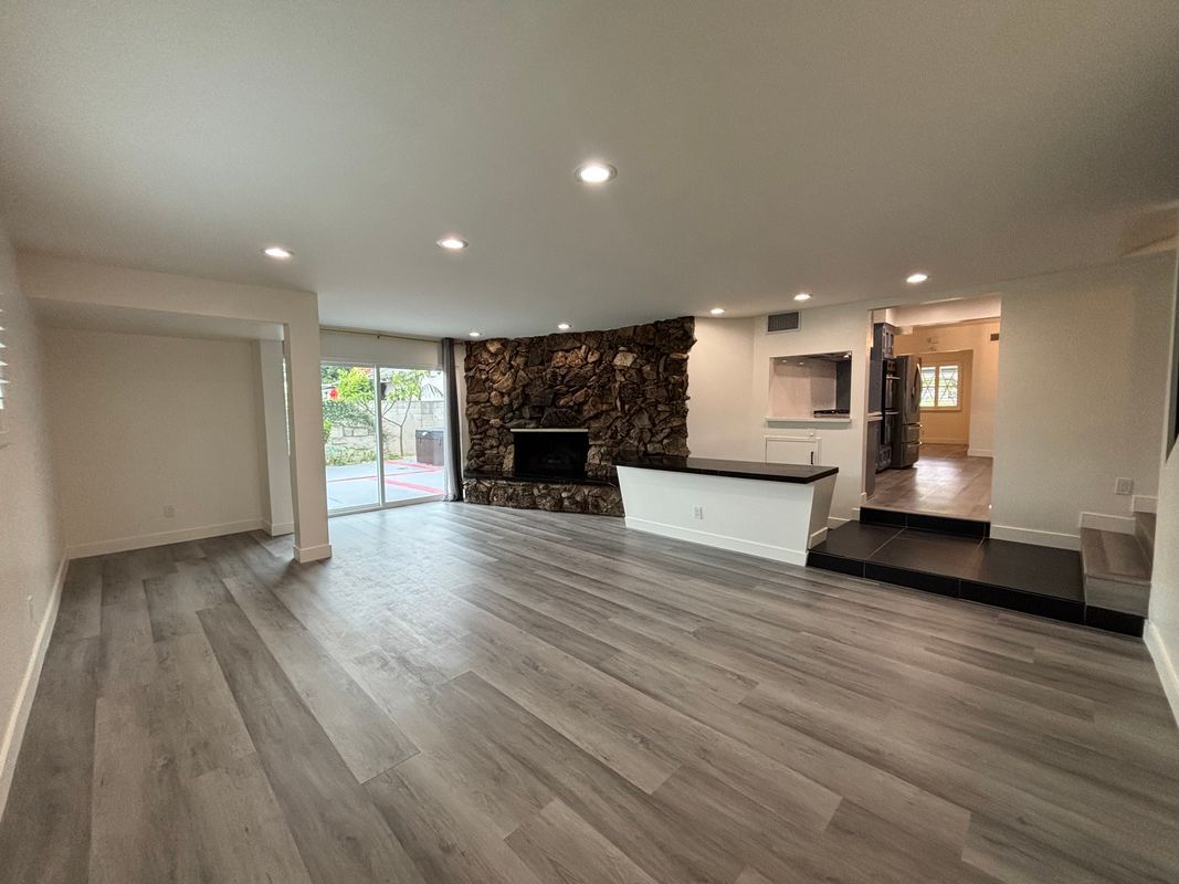 Building Photo - 8356 Vanalden