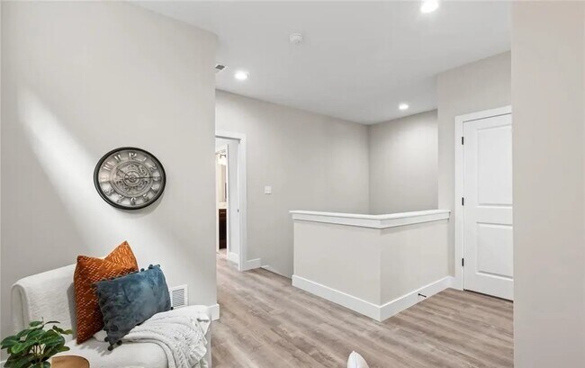 Building Photo - 2732 59th St