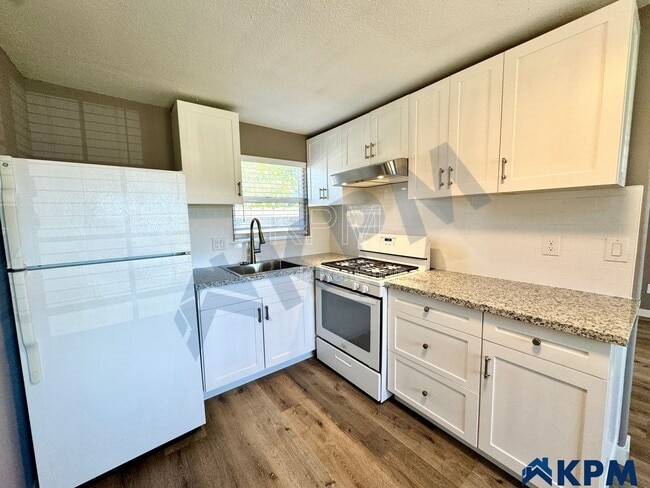 Building Photo - 316 S Gertrude Ave