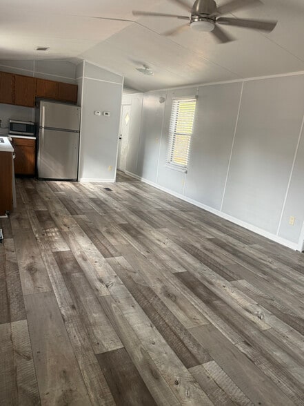 Building Photo - 224 Pinewood St