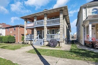 Building Photo - 86 W 8th Ave