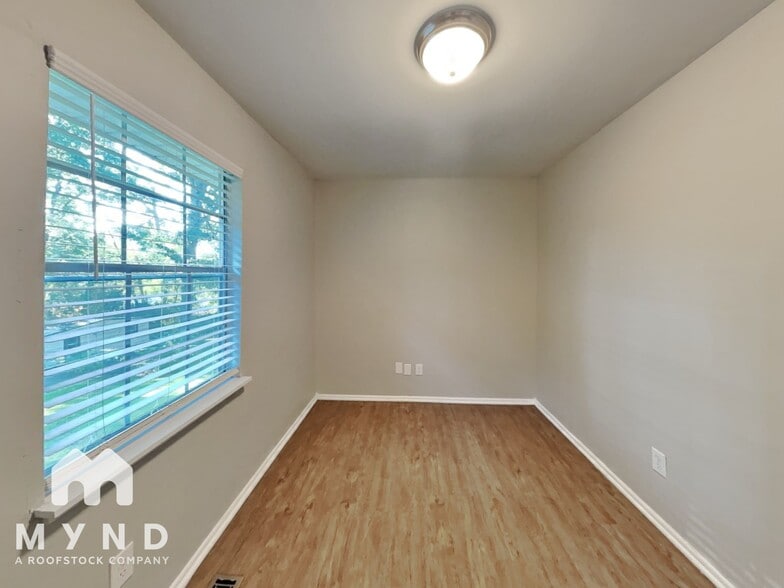 Building Photo - 933 Arcadia Cir