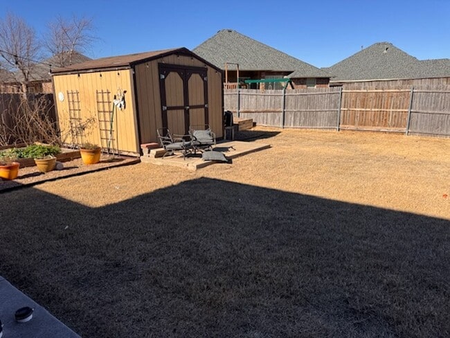 Building Photo - 3 bed plus office , 3 car garage with storm shelter, shop with electric and covered patio in Moor...