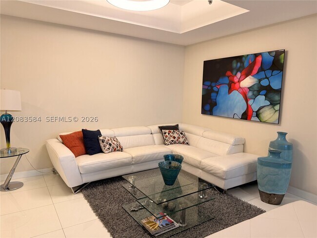 Building Photo - 15811 Collins Ave
