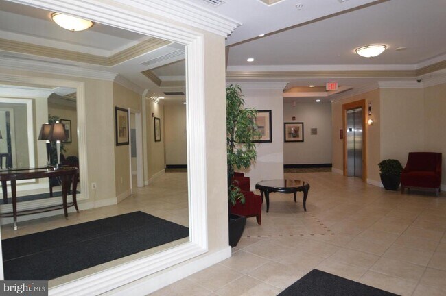 Building Photo - 4490 Market Commons Dr