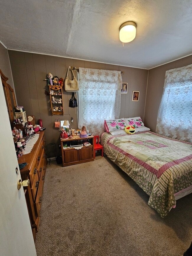 Building Photo - 454 S Des Plaines St