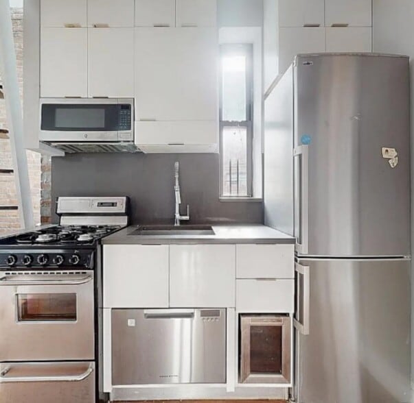 Building Photo - East 25th Street