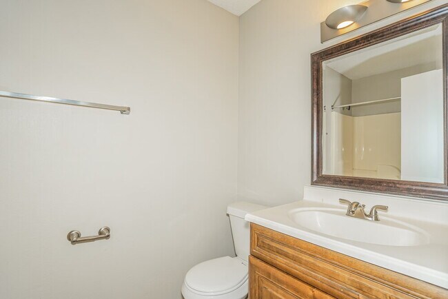 Building Photo - 537 Bailey St