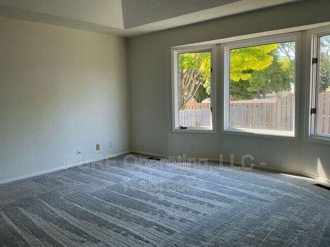 Building Photo - 15527 Mason Cir