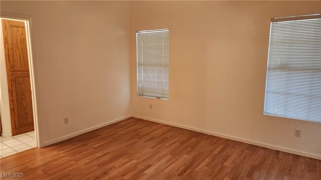 Building Photo - 5429 Cove Point Dr