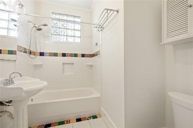 Building Photo - 113 W Powhatan Ave