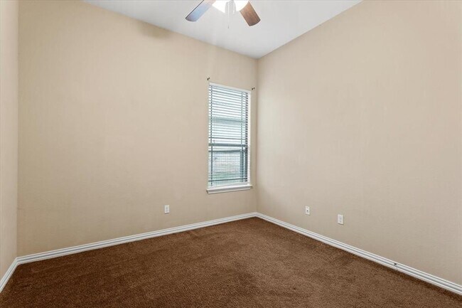 Building Photo - 105 Keo Keo Dr