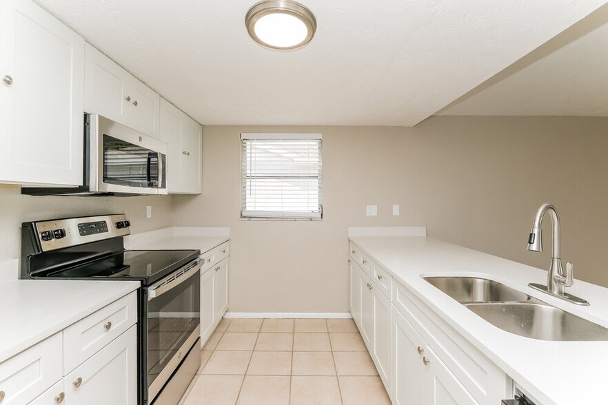 Building Photo - 7043 Fireside Dr