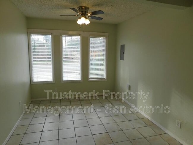 Building Photo - 801 Rittiman Rd