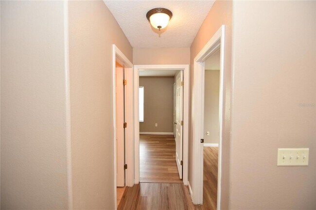 Building Photo - 7 Ryarbor Dr