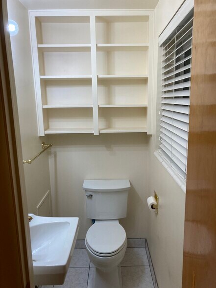 Master Bathroom - 615 E 250 N