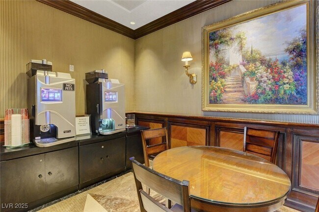 Building Photo - 2857 Paradise Rd