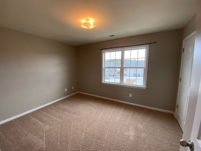 Building Photo - 419 Caldwell Loop