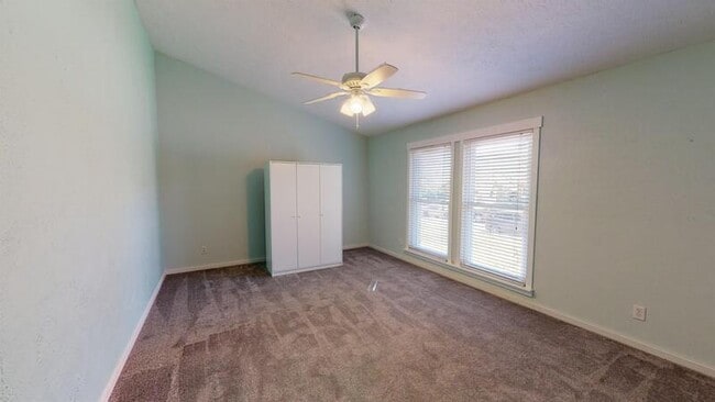 Building Photo - 3061 Owen Ln