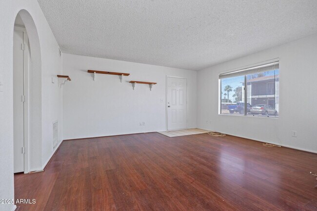 Building Photo - 9928 E Birchwood Ave