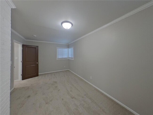 Building Photo - 803 Willard St W