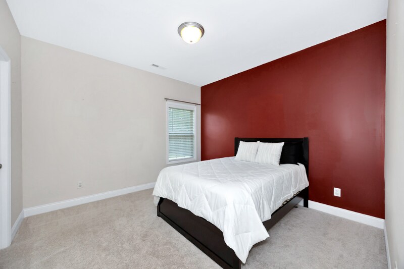 Building Photo - 141 Slade Thomas Dr