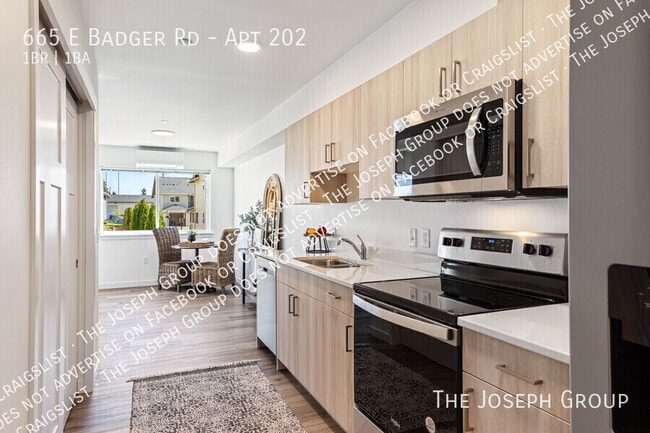 Building Photo - 665 E Badger Rd