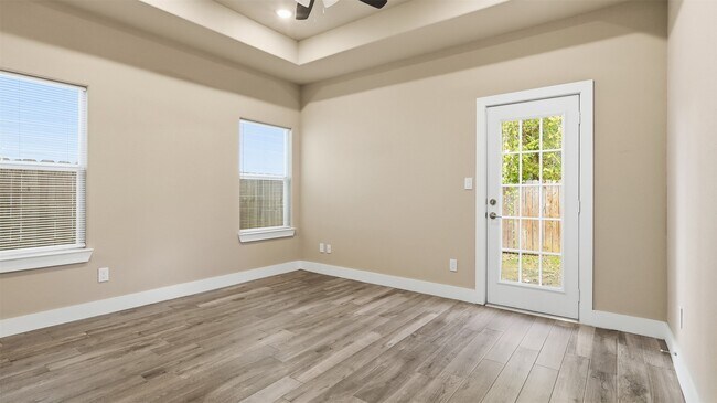 Building Photo - 4431 Knoxville St