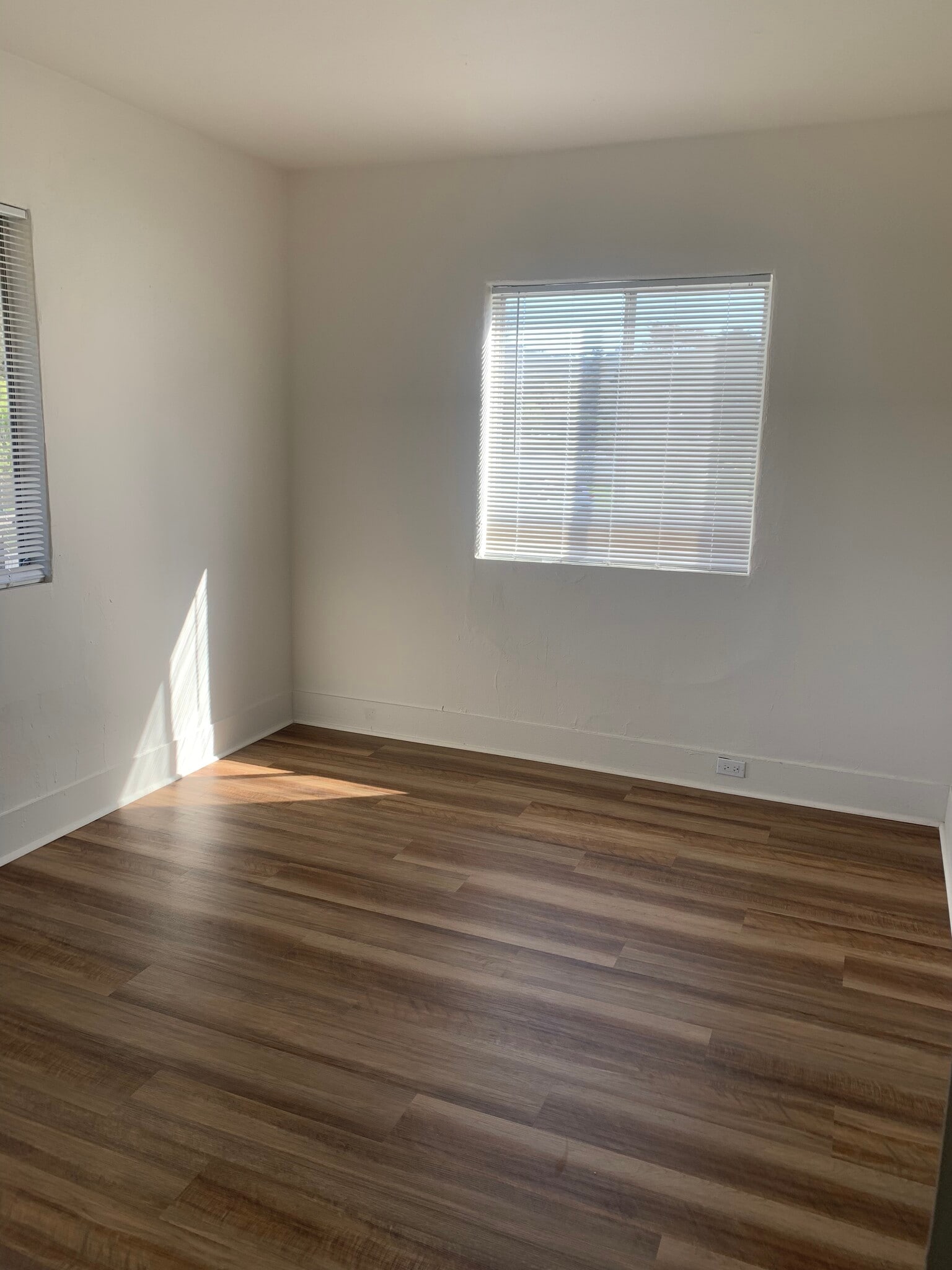 Building Photo - 526 Camino El Estero