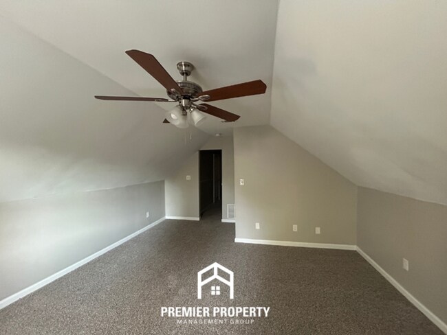 Building Photo - 9893 Cherokee Dr