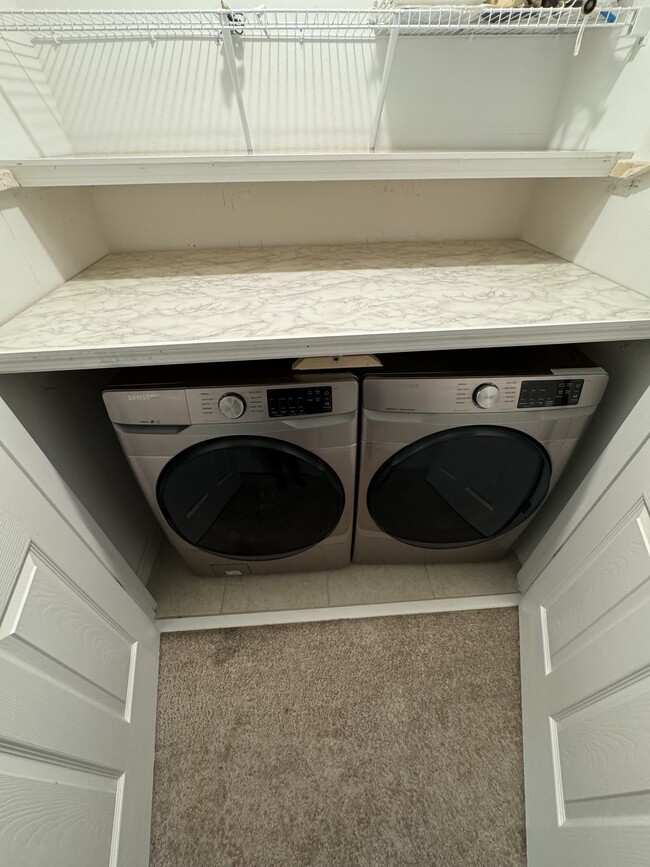 Laundry unit - 9987 Randal Walk St