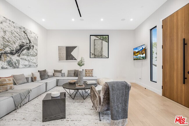 Building Photo - 3101 Belden Dr