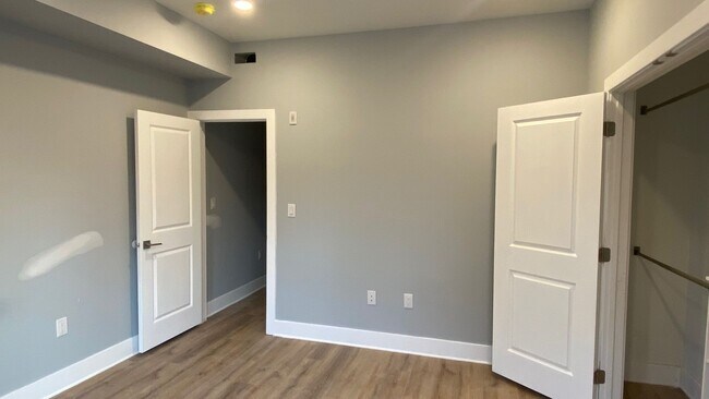 Building Photo - 4242 W Girard Ave