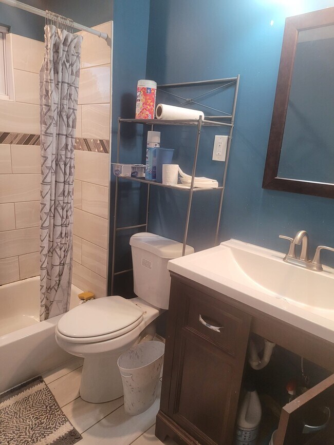 Building Photo - 7008 Ditman St