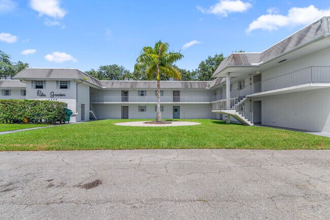 Building Photo - 10249 N Military Trl