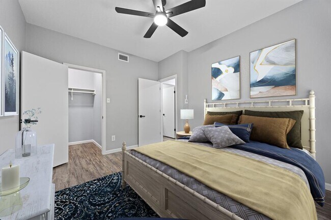 Building Photo - 4711 Spicewood Springs Rd
