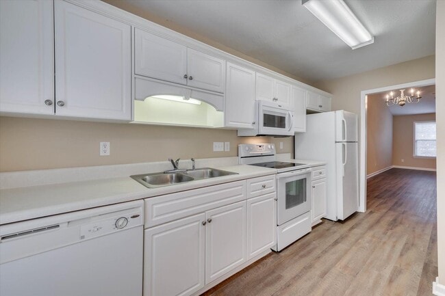 Building Photo - 1622 Emma St