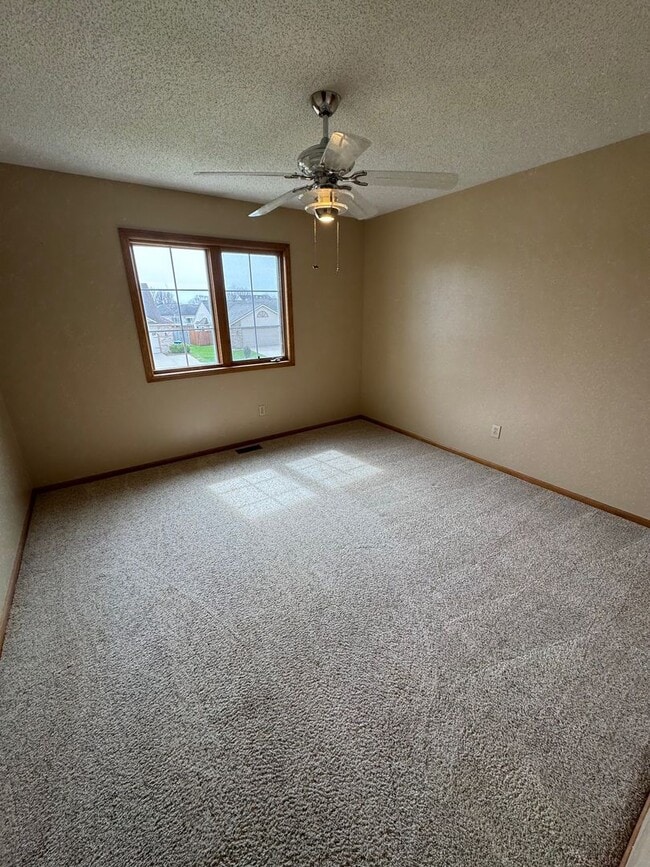 Building Photo - Its in Carroll School District!